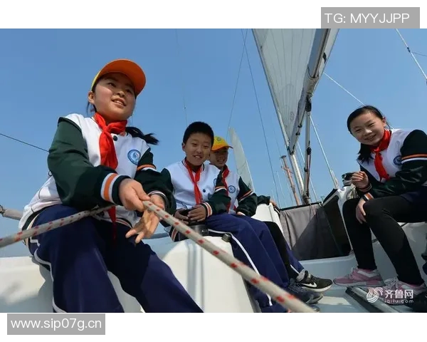 水上运动的多样魅力与健康益处探索:从帆船到冲浪的全方位体验